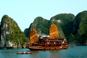 HÀ NỘI - TRÀNG AN - BÁI ĐÍNH - HẠ LONG - CHÙA BA VÀNG