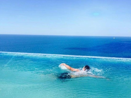 KHÁCH SẠN SUMMER CỬA LÒ