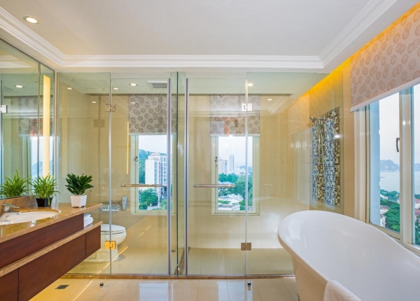 KHÁCH SẠN ROYAL HẠ LONG HOTEL